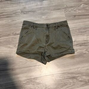 Express Olive Cargo Women's Shorts
